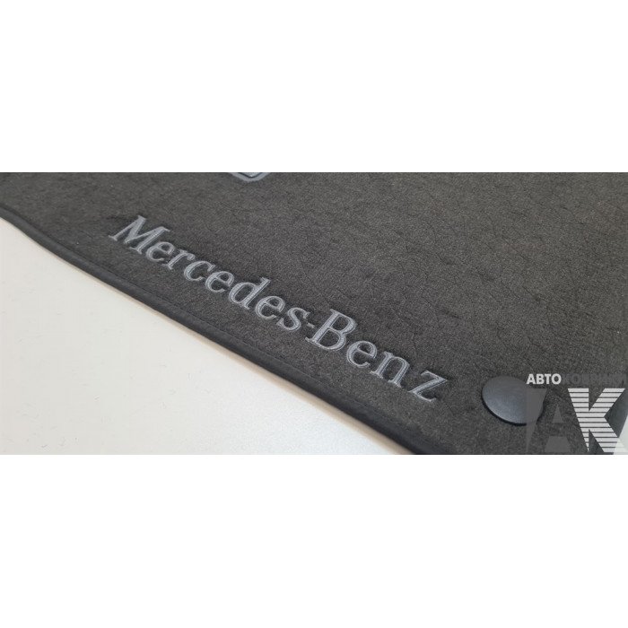 Mercedes W211